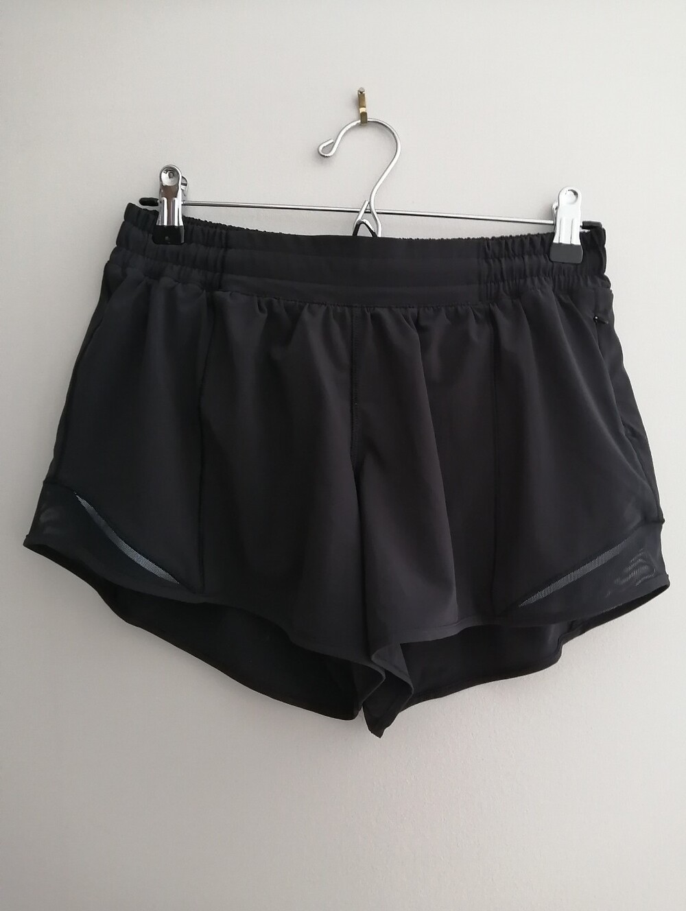 Lululemon Hotty Hot Shorts Long in Black Built in Shorts Size 8